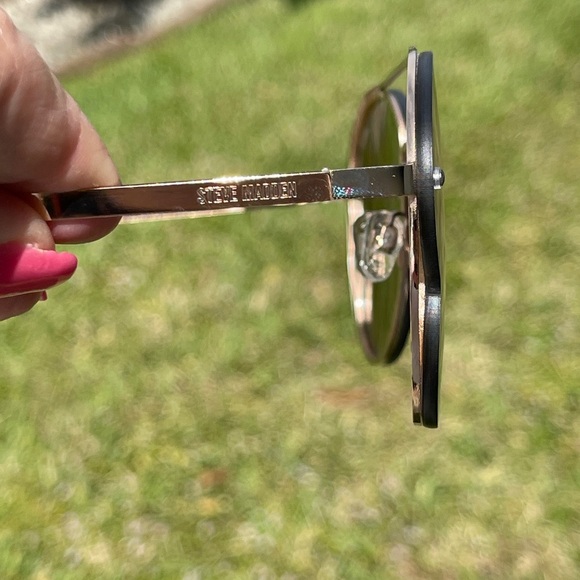 STEVE MADDEN Monet Sunglasses main image 5